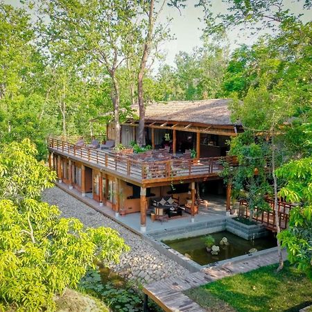 Miraaya Wellness And Golf Resort Chitwan Exterior foto