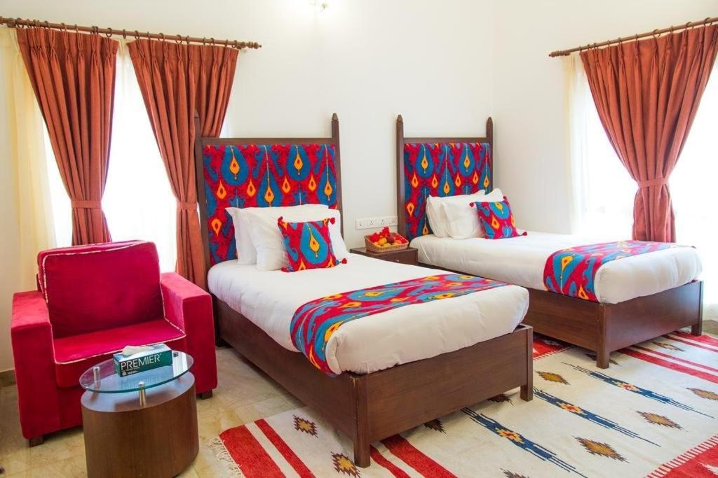 Miraaya Wellness And Golf Resort Chitwan Exterior foto