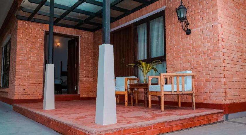 Miraaya Wellness And Golf Resort Chitwan Exterior foto