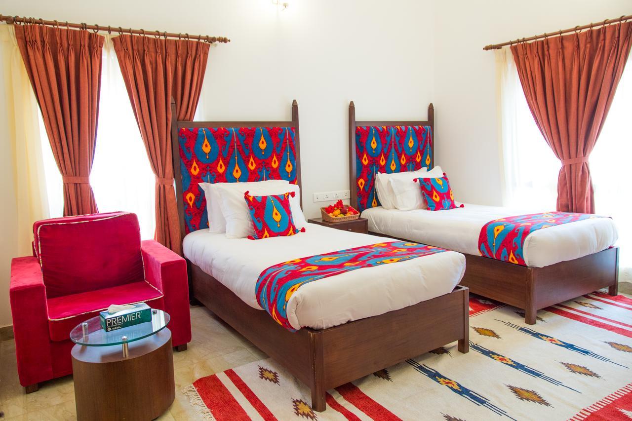 Miraaya Wellness And Golf Resort Chitwan Exterior foto