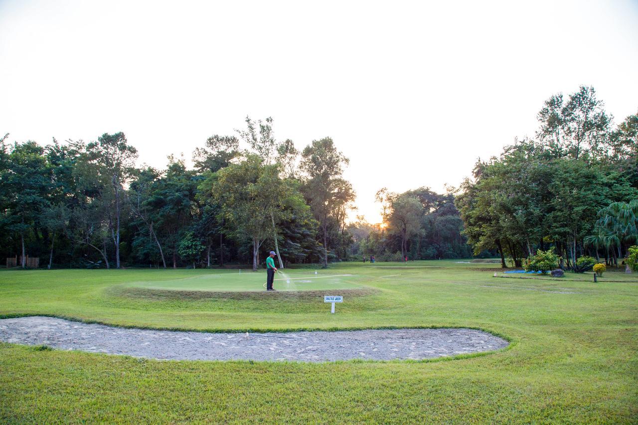 Miraaya Wellness And Golf Resort Chitwan Exterior foto
