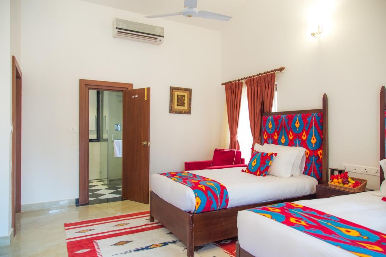 Miraaya Wellness And Golf Resort Chitwan Exterior foto