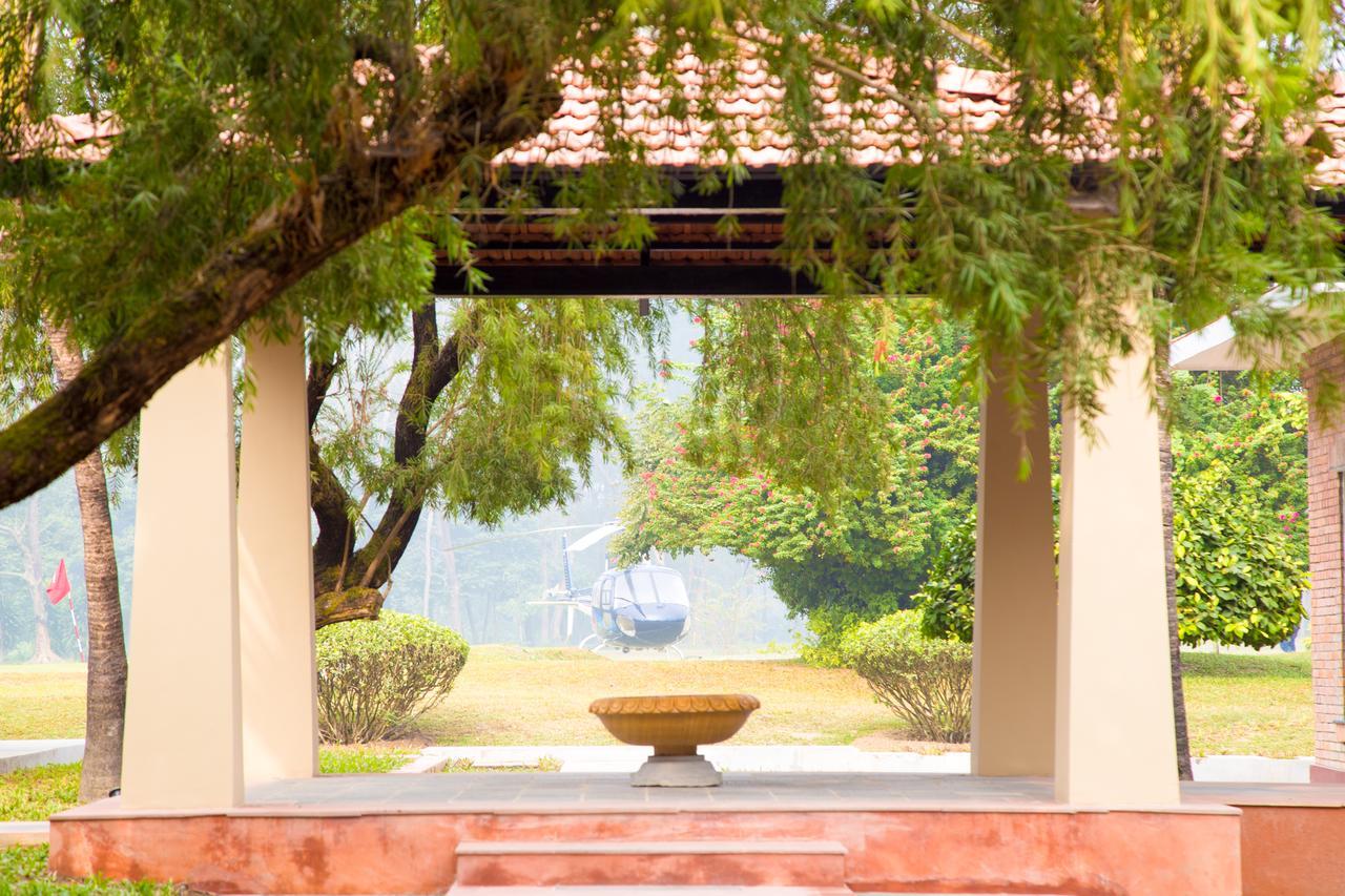 Miraaya Wellness And Golf Resort Chitwan Exterior foto