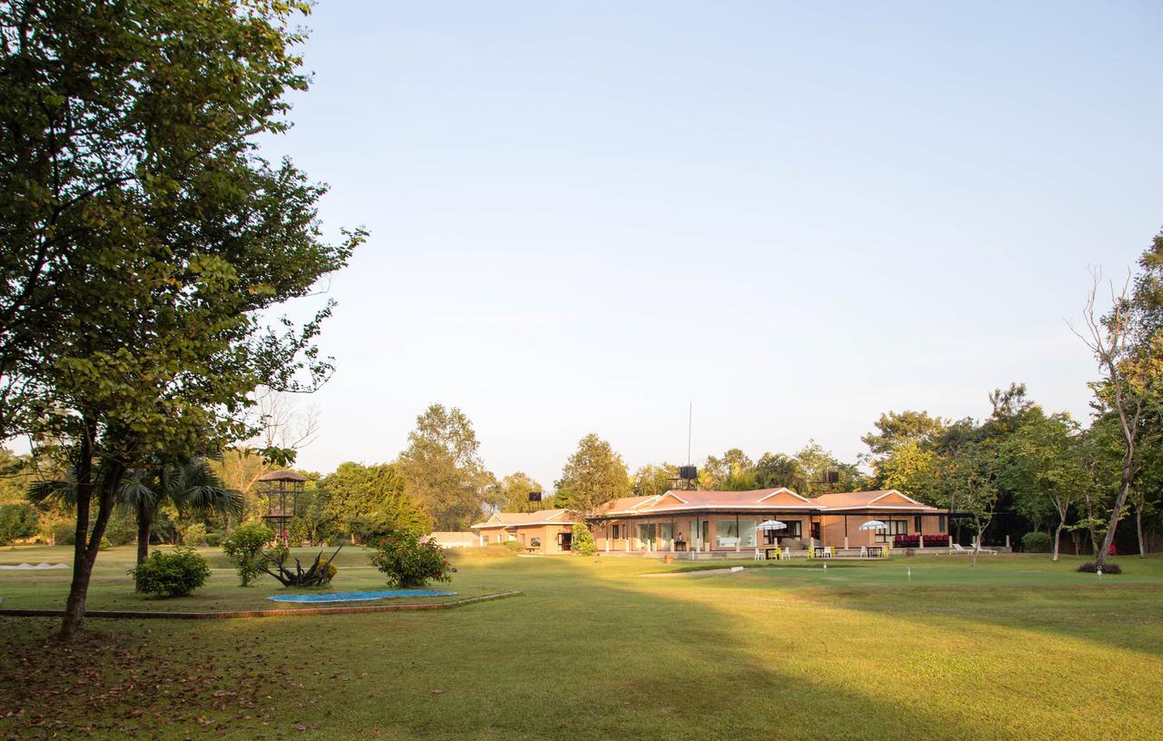 Miraaya Wellness And Golf Resort Chitwan Exterior foto
